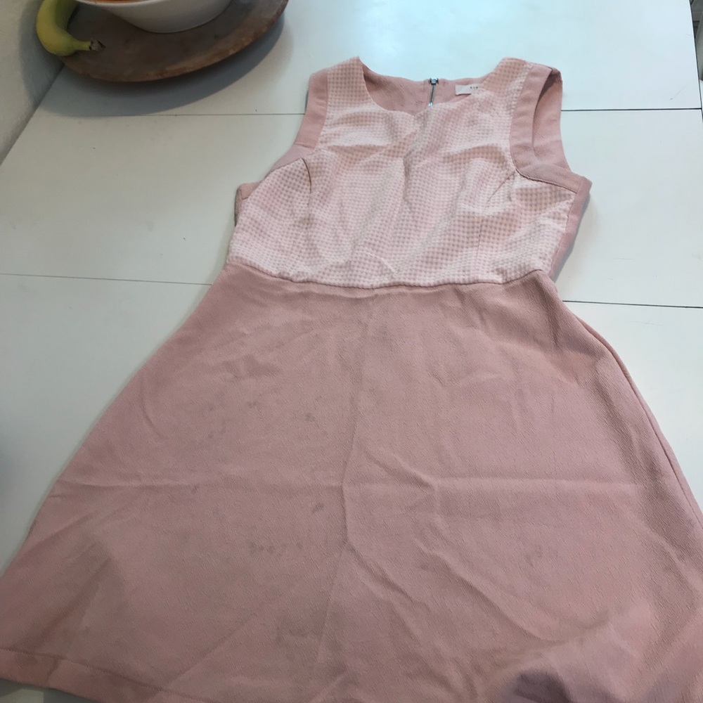 Light pick dress